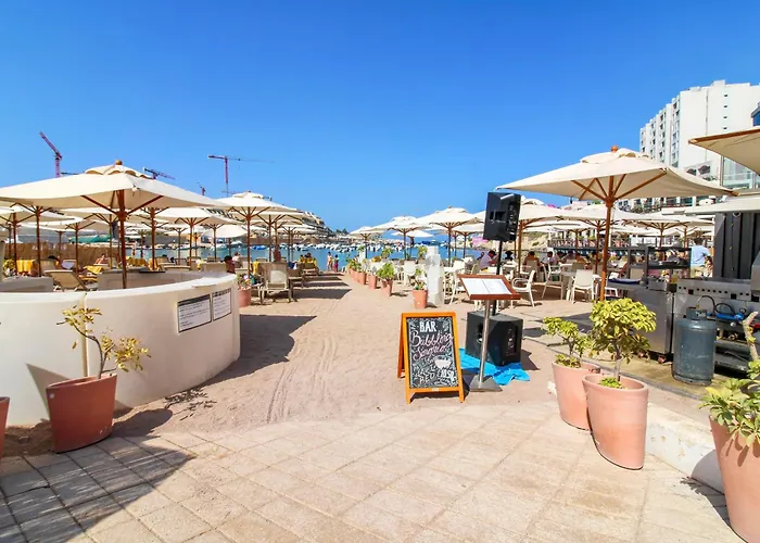 Designer - 60 Seconds To The Beach I Free Parking!
