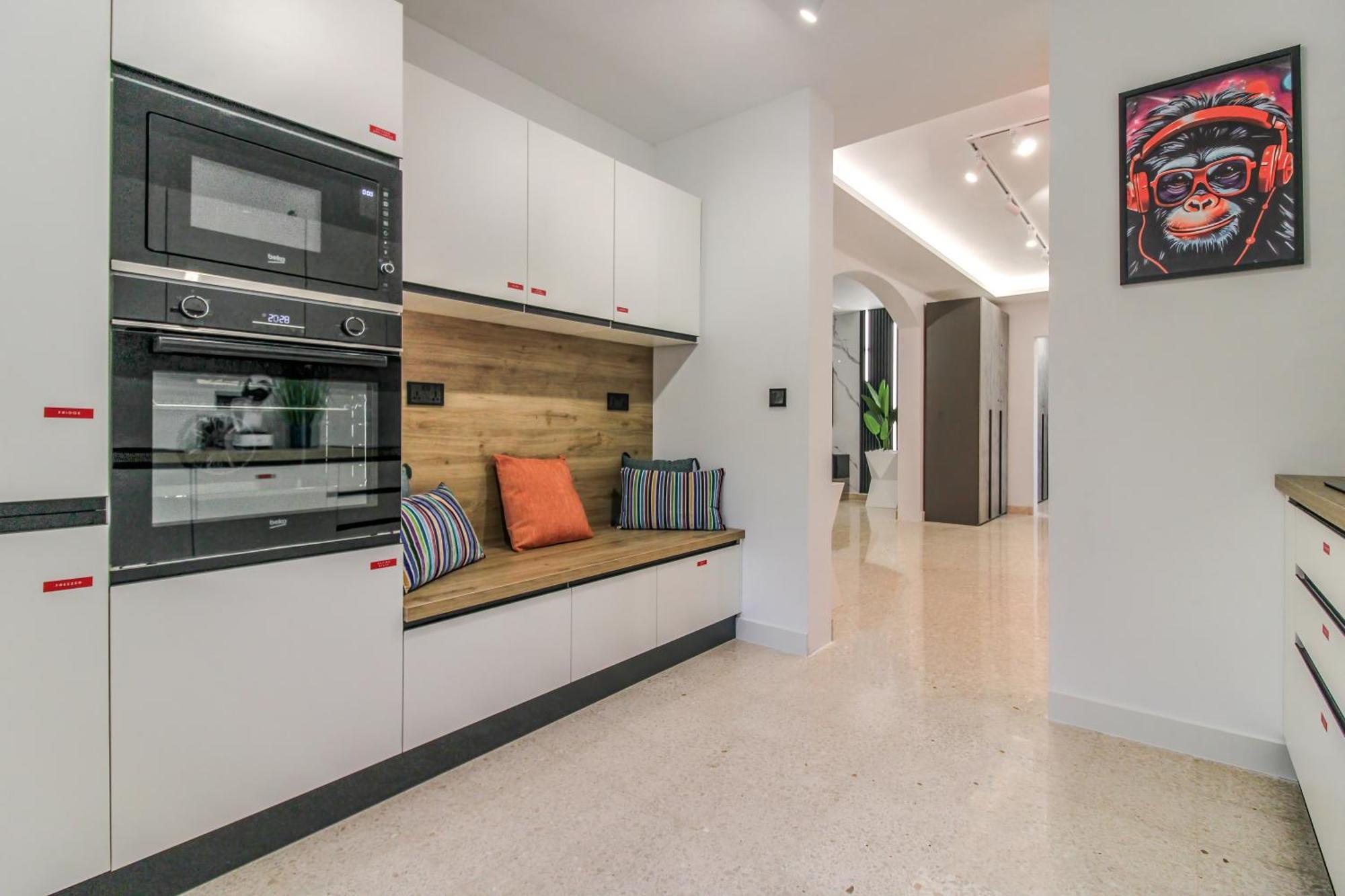 Designer - 60 Seconds To The I Free Parking! San Ġiljan